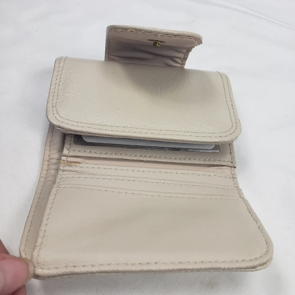 Basic Editions Small Wallet - Picture 4 of 8